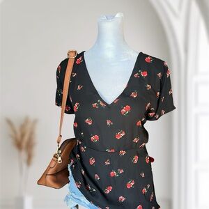 Sweet Rain Black Floral V-Neck Blouse